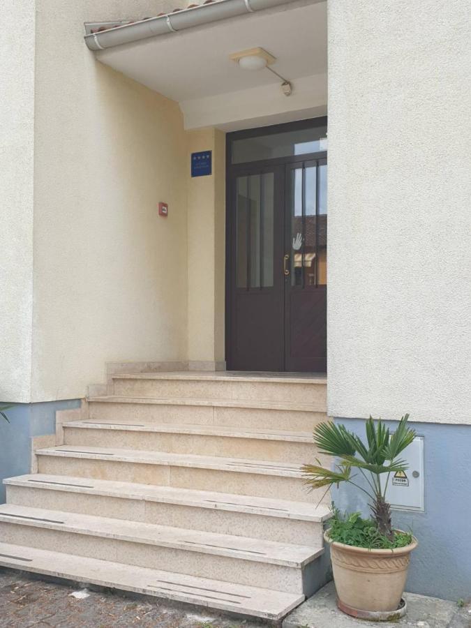 Apartment Lara Rovinj Exteriör bild
